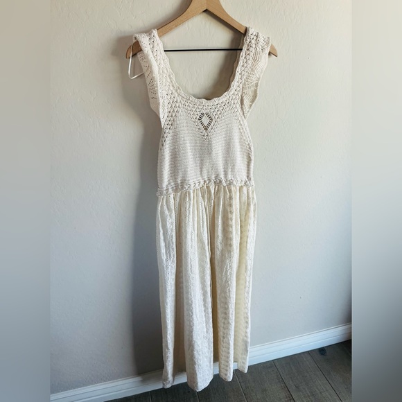 Zara Embroidered Eyelet Boho Cream Ivory Midi Dress Size M/L NWT - Picture 5 of 6